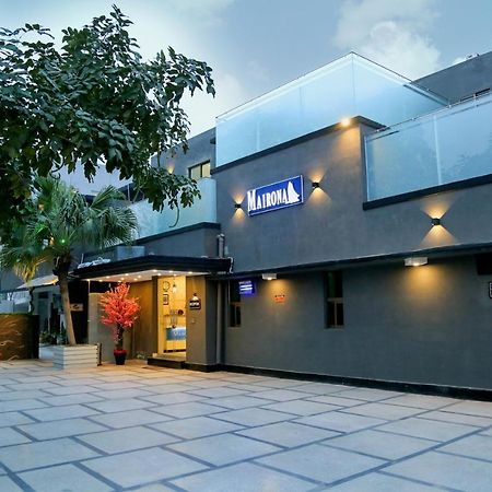 Hotel Mairona Gulberg לאהור מראה חיצוני תמונה
