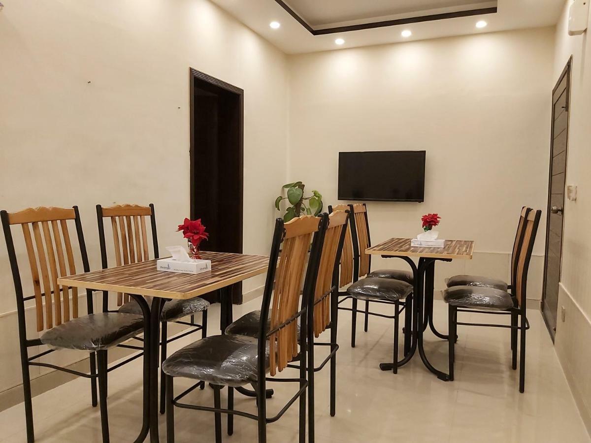 Hotel Mairona Gulberg לאהור מראה חיצוני תמונה