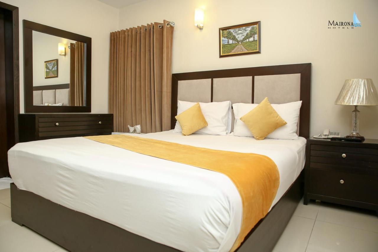 Hotel Mairona Gulberg לאהור מראה חיצוני תמונה