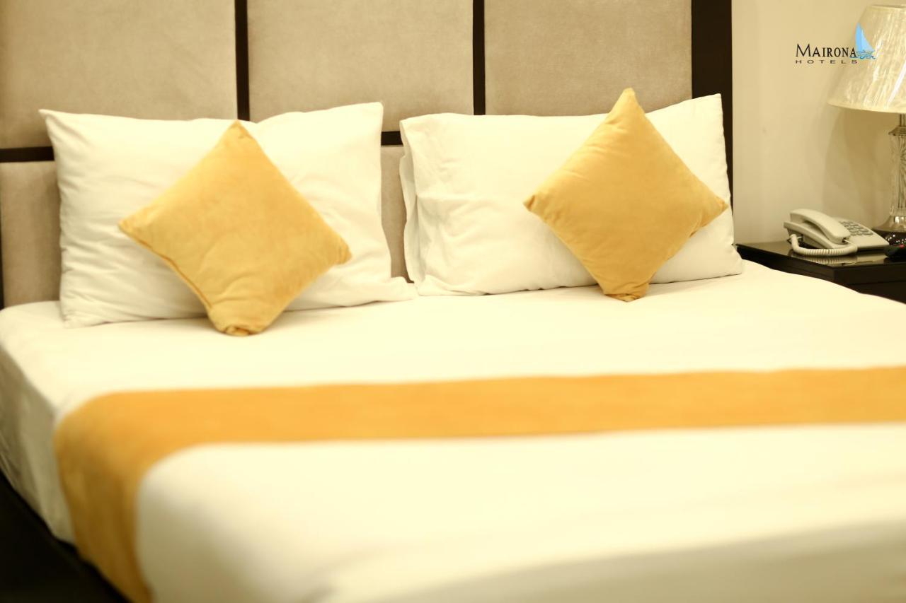 Hotel Mairona Gulberg לאהור מראה חיצוני תמונה