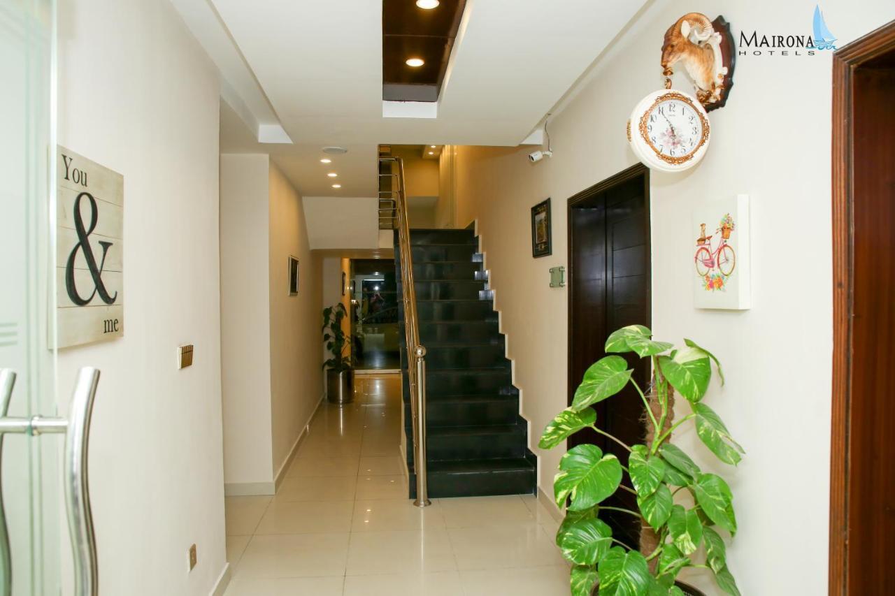 Hotel Mairona Gulberg לאהור מראה חיצוני תמונה