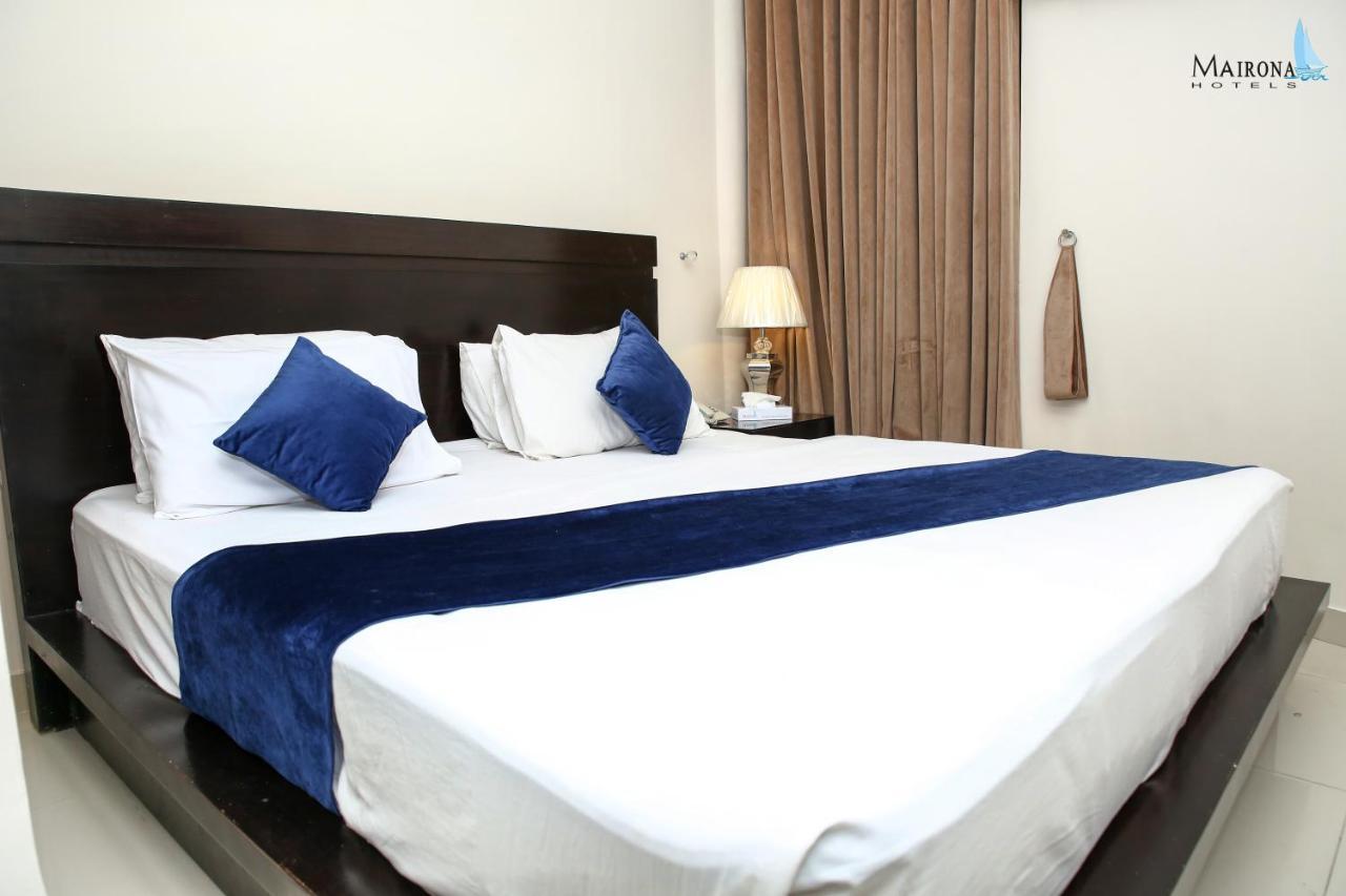 Hotel Mairona Gulberg לאהור מראה חיצוני תמונה