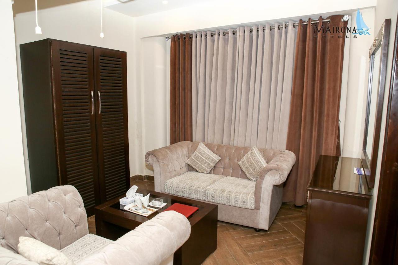 Hotel Mairona Gulberg לאהור מראה חיצוני תמונה