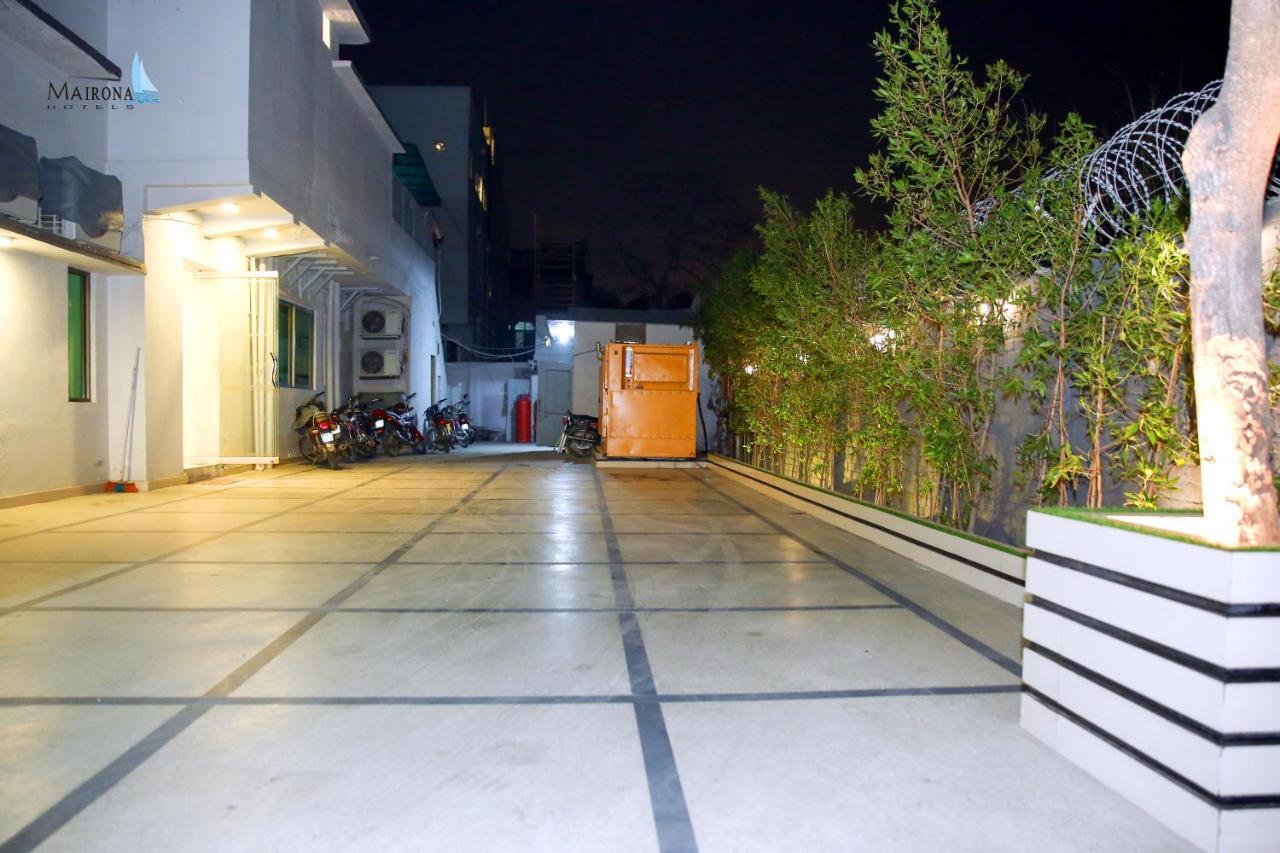 Hotel Mairona Gulberg לאהור מראה חיצוני תמונה