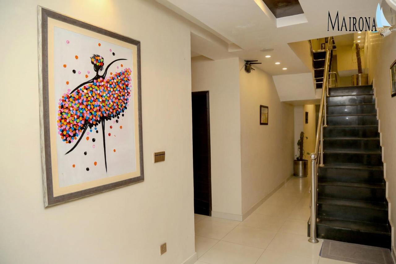 Hotel Mairona Gulberg לאהור מראה חיצוני תמונה